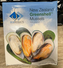 Load image into Gallery viewer, Mussels, Greenlip 1/2 shell, New Zealand $7.99/lb
